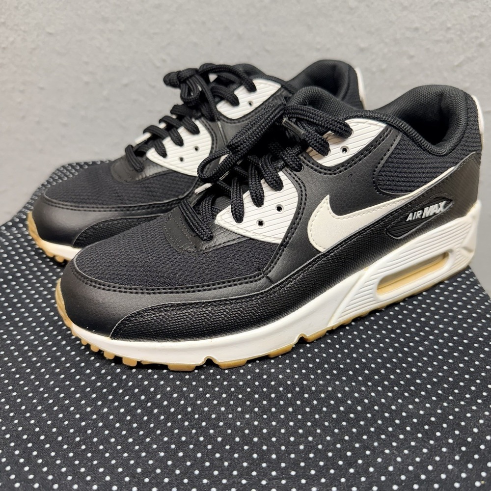 Nike Air Max 90 Black White Gum Sole Sneakers Women's Size 7 EUC